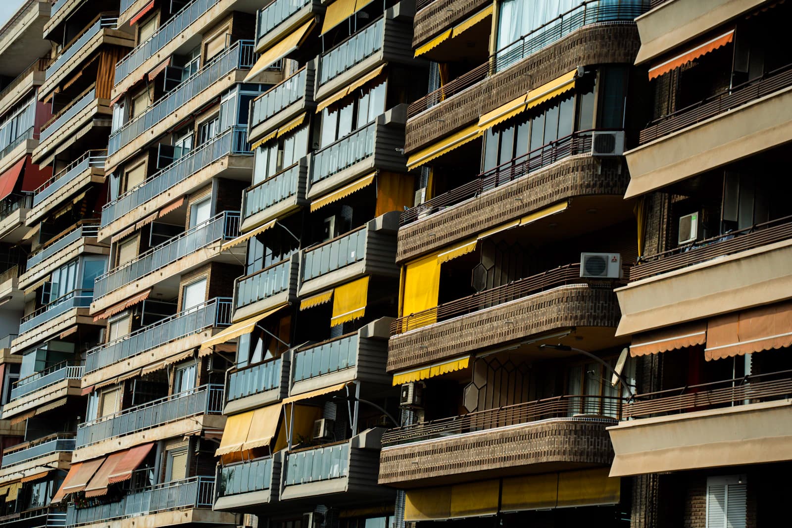 Condo Purchase Legal Checklist for Calgary Buyers